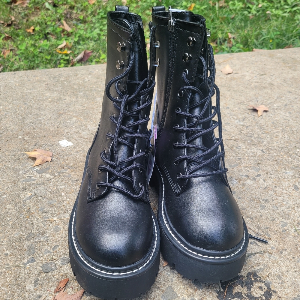 NWT Women's Wild Fable Black Combat Boots Size 6.5